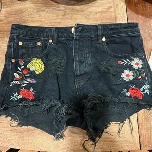 Girls Signature 8 embroidered factory distressed raw hem jean shorts
